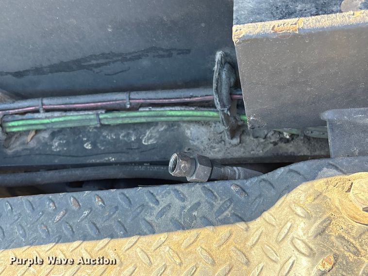 image for item YA2747 2015 Globe lowboy equipment trailer