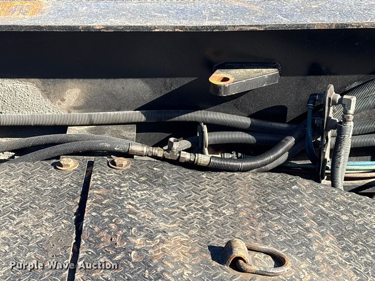 image for item YA2747 2015 Globe lowboy equipment trailer