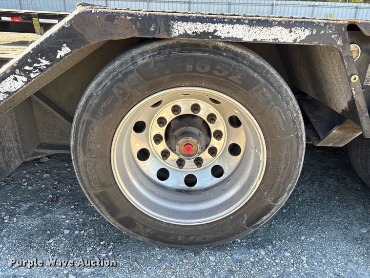 image for item YA2747 2015 Globe lowboy equipment trailer