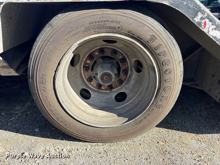 image for item YA2747 2015 Globe lowboy equipment trailer