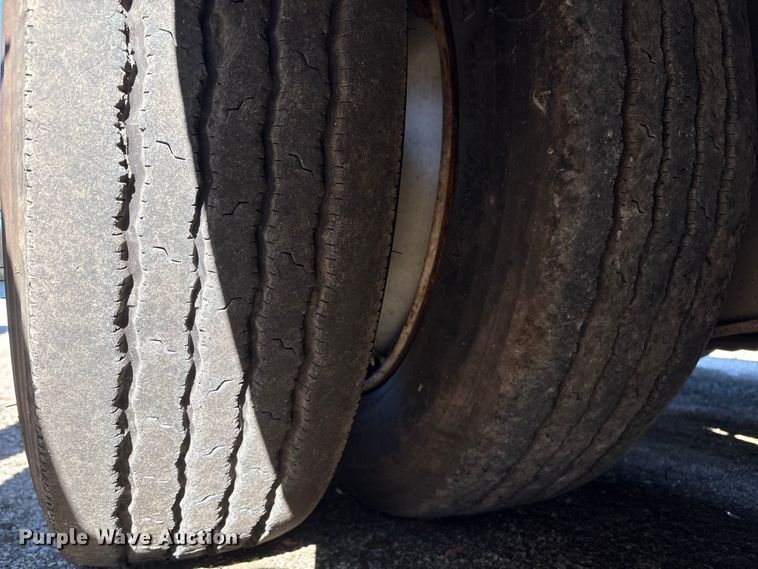 image for item YA2747 2015 Globe lowboy equipment trailer