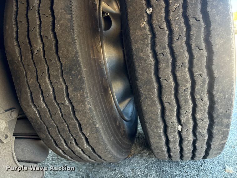 image for item YA2747 2015 Globe lowboy equipment trailer