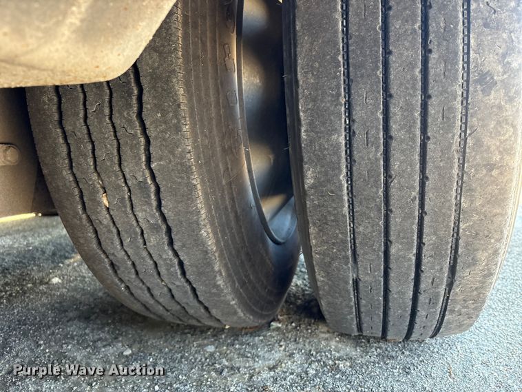 image for item YA2747 2015 Globe lowboy equipment trailer