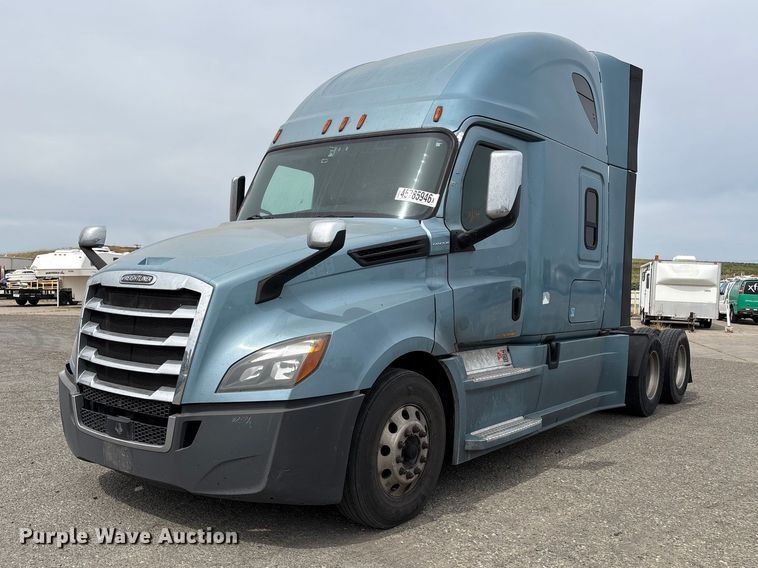 image for item YA2791 2020 Freightliner Cascadia semi truck