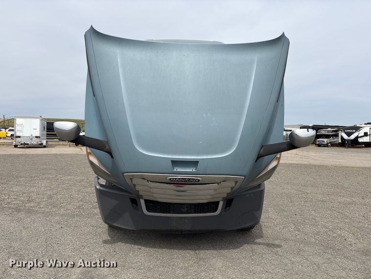 image for item YA2791 2020 Freightliner Cascadia semi truck