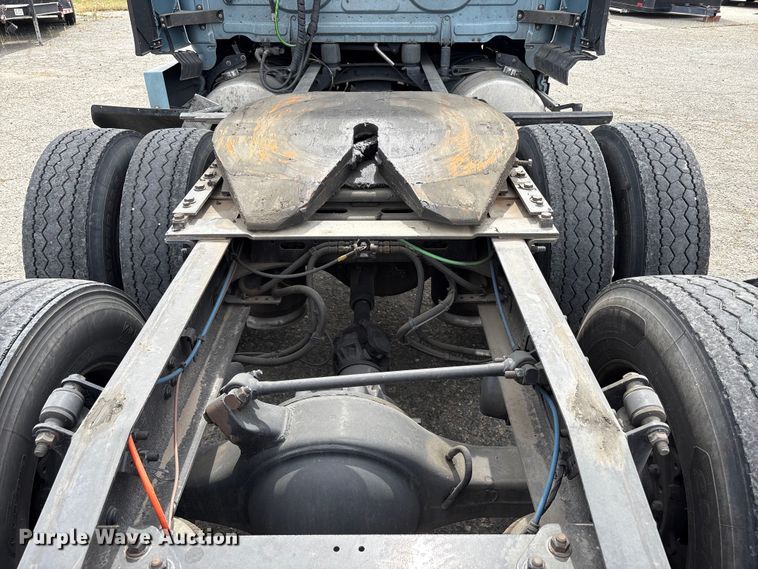 image for item YA2791 2020 Freightliner Cascadia semi truck