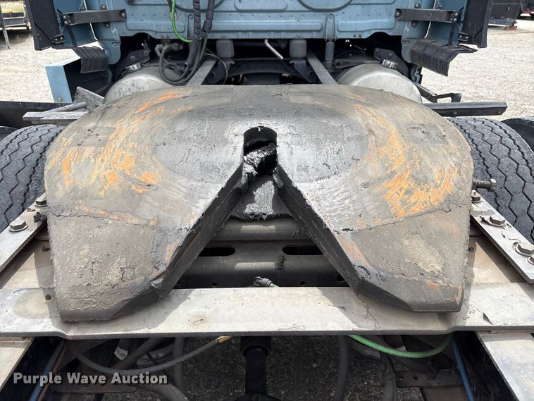 image for item YA2791 2020 Freightliner Cascadia semi truck