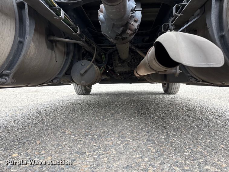 image for item YA2791 2020 Freightliner Cascadia semi truck