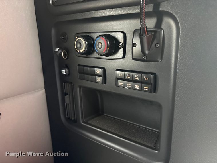 image for item YA2791 2020 Freightliner Cascadia semi truck