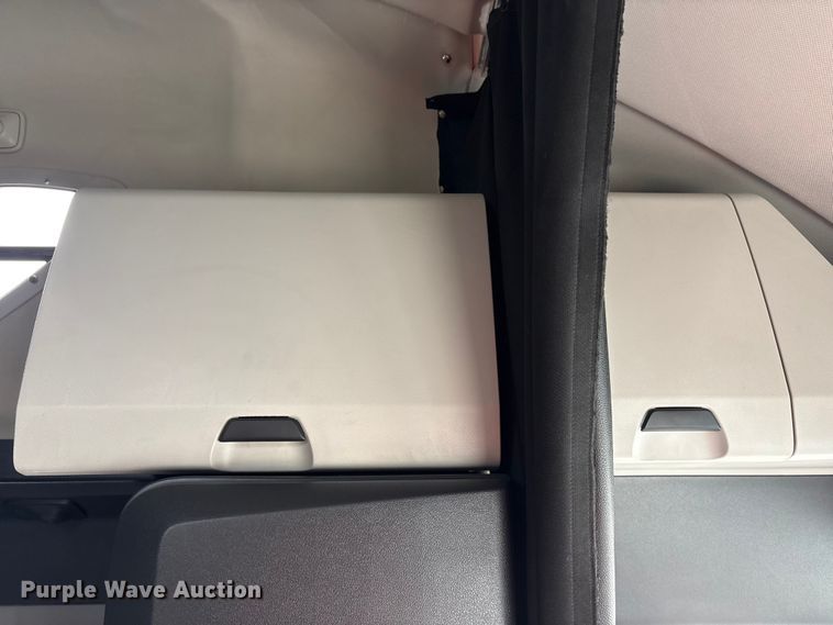 image for item YA2791 2020 Freightliner Cascadia semi truck