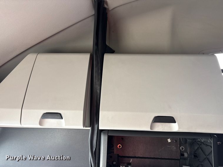 image for item YA2791 2020 Freightliner Cascadia semi truck