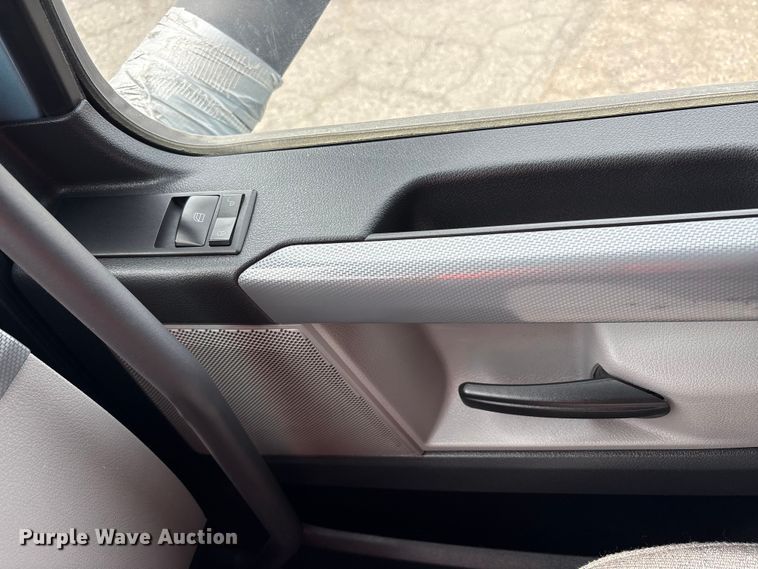 image for item YA2791 2020 Freightliner Cascadia semi truck