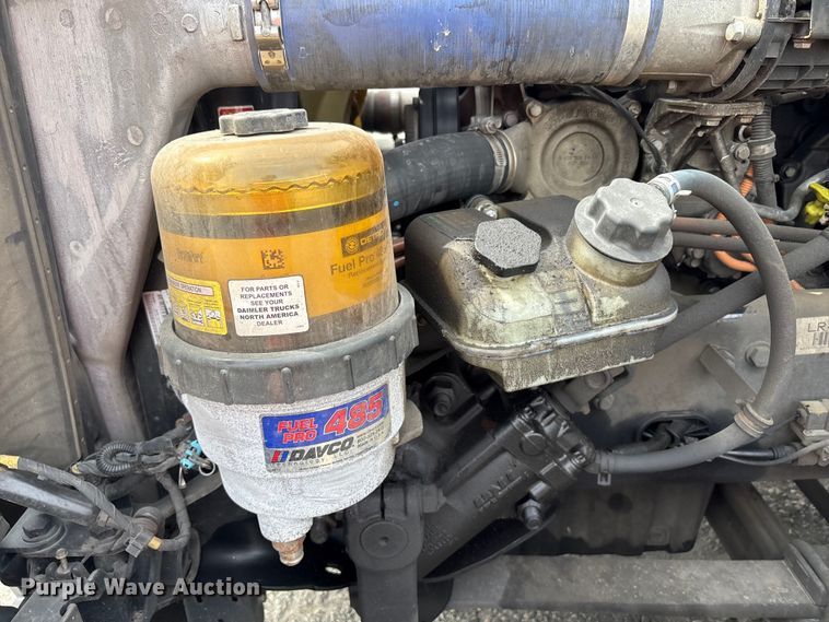 image for item YA2791 2020 Freightliner Cascadia semi truck