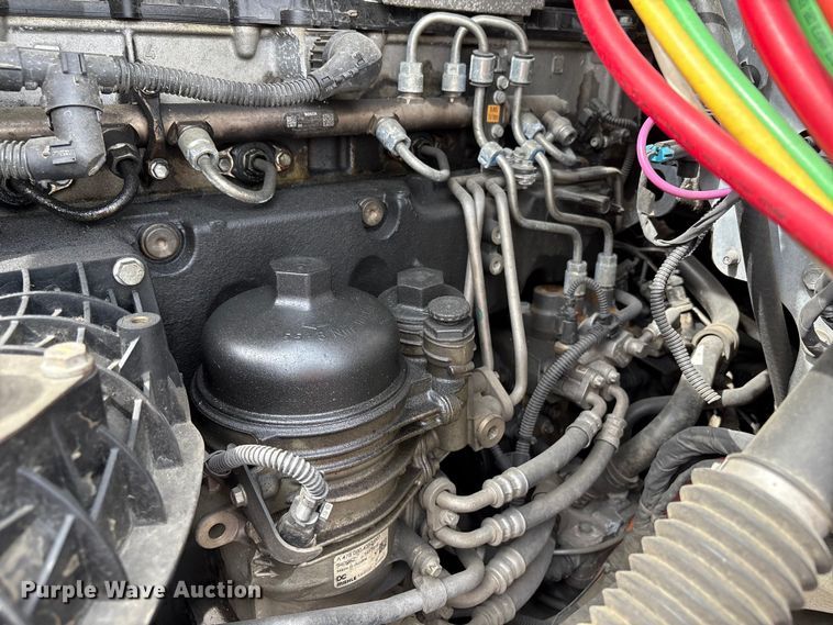 image for item YA2791 2020 Freightliner Cascadia semi truck