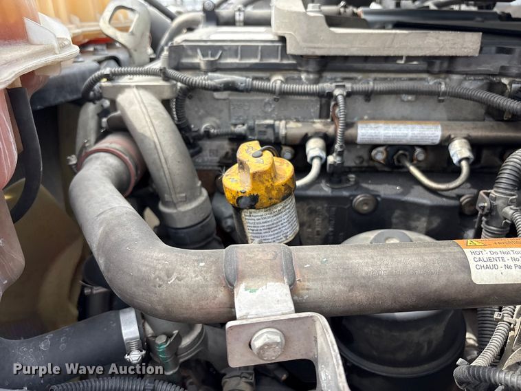 image for item YA2791 2020 Freightliner Cascadia semi truck