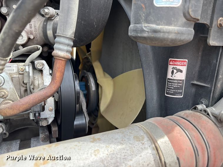 image for item YA2791 2020 Freightliner Cascadia semi truck