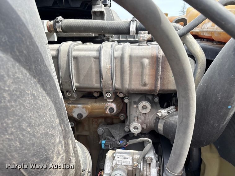 image for item YA2791 2020 Freightliner Cascadia semi truck