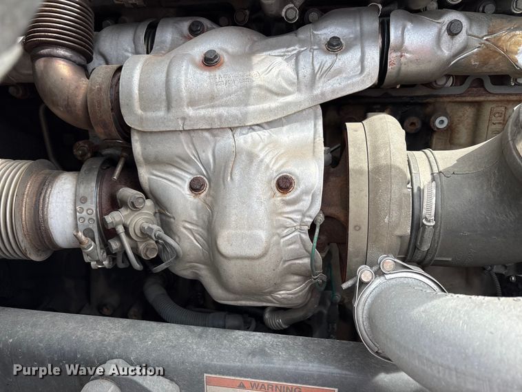 image for item YA2791 2020 Freightliner Cascadia semi truck