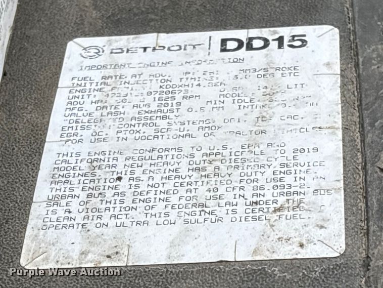 image for item YA2791 2020 Freightliner Cascadia semi truck