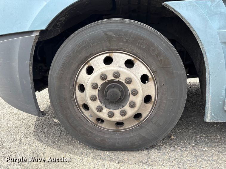 image for item YA2791 2020 Freightliner Cascadia semi truck