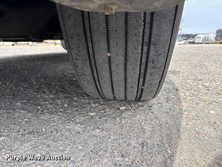 image for item YA2791 2020 Freightliner Cascadia semi truck