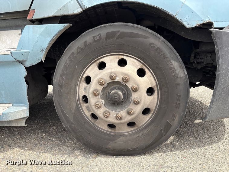 image for item YA2791 2020 Freightliner Cascadia semi truck