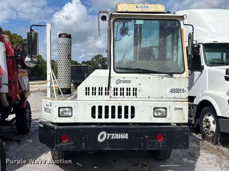 image for item YA2798 2003 Ottawa 30 yard truck