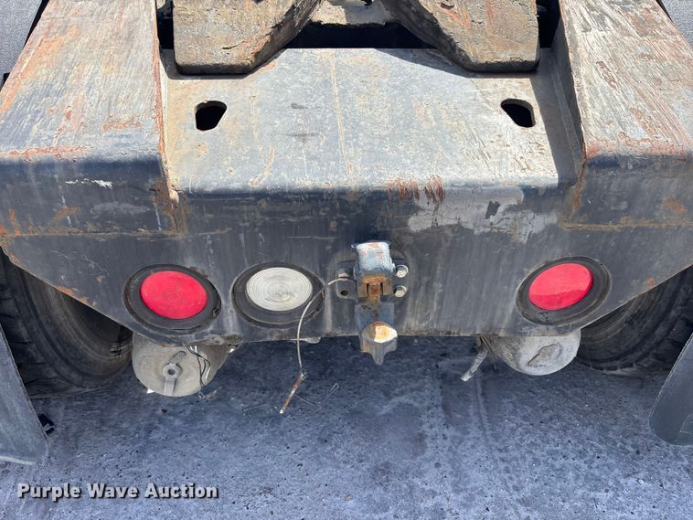 image for item YA2798 2003 Ottawa 30 yard truck