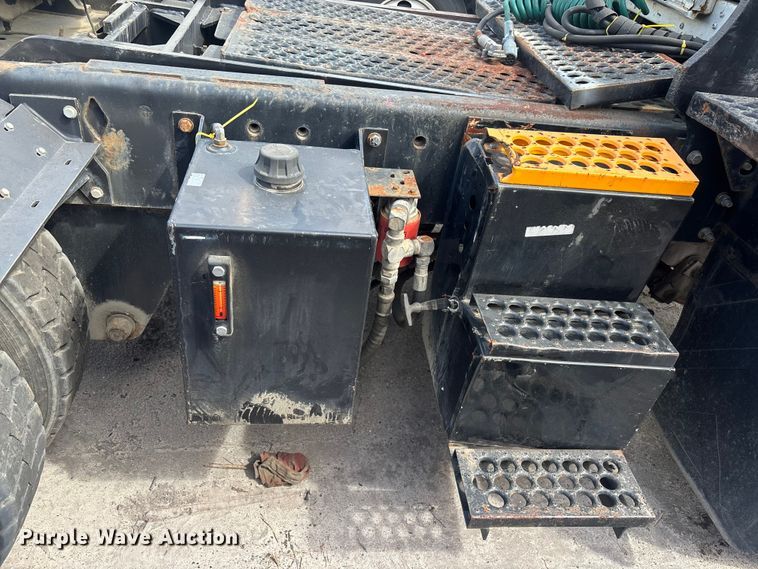 image for item YA2798 2003 Ottawa 30 yard truck