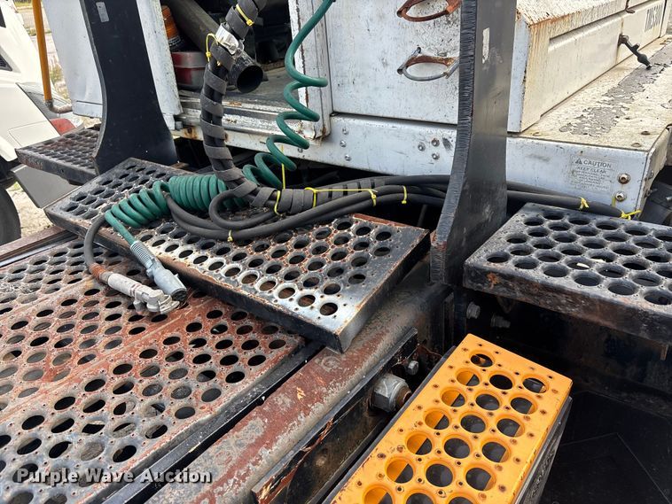 image for item YA2798 2003 Ottawa 30 yard truck