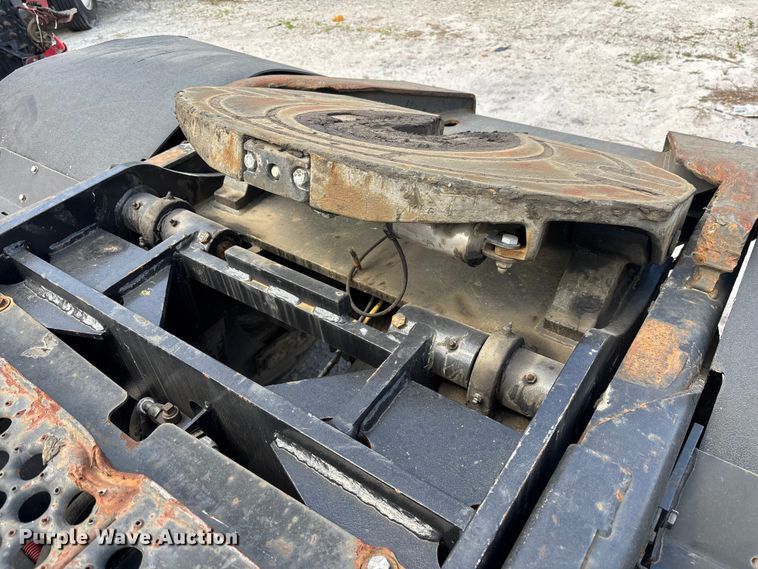 image for item YA2798 2003 Ottawa 30 yard truck