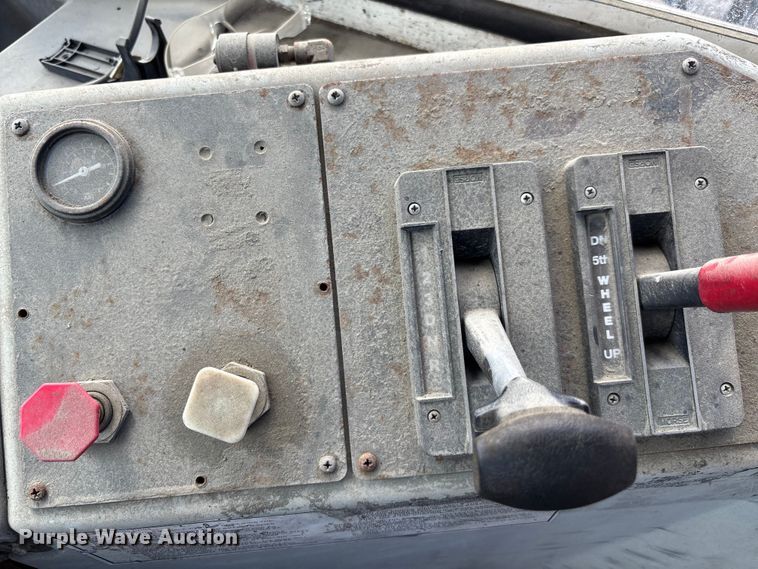 image for item YA2798 2003 Ottawa 30 yard truck