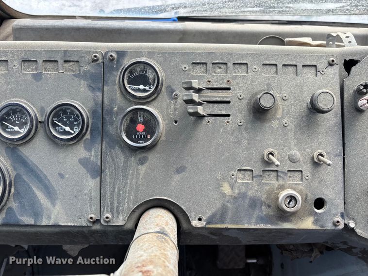 image for item YA2798 2003 Ottawa 30 yard truck