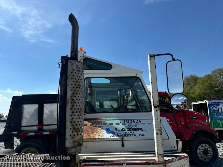 image for item YA2957 1996 Ottawa Commando 30 yard truck