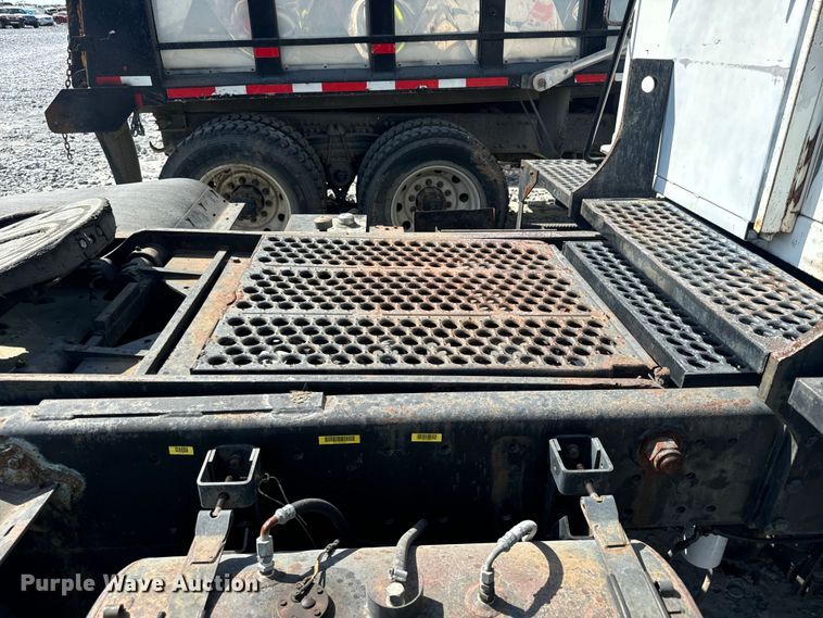 image for item YA2957 1996 Ottawa Commando 30 yard truck