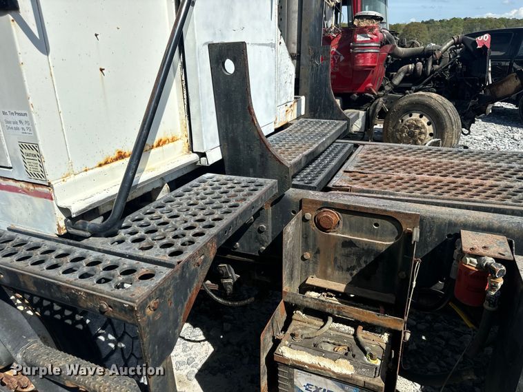 image for item YA2957 1996 Ottawa Commando 30 yard truck