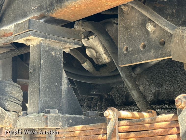 image for item YA2957 1996 Ottawa Commando 30 yard truck