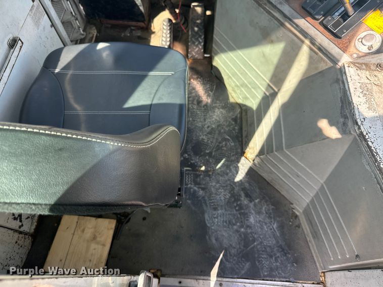 image for item YA2957 1996 Ottawa Commando 30 yard truck