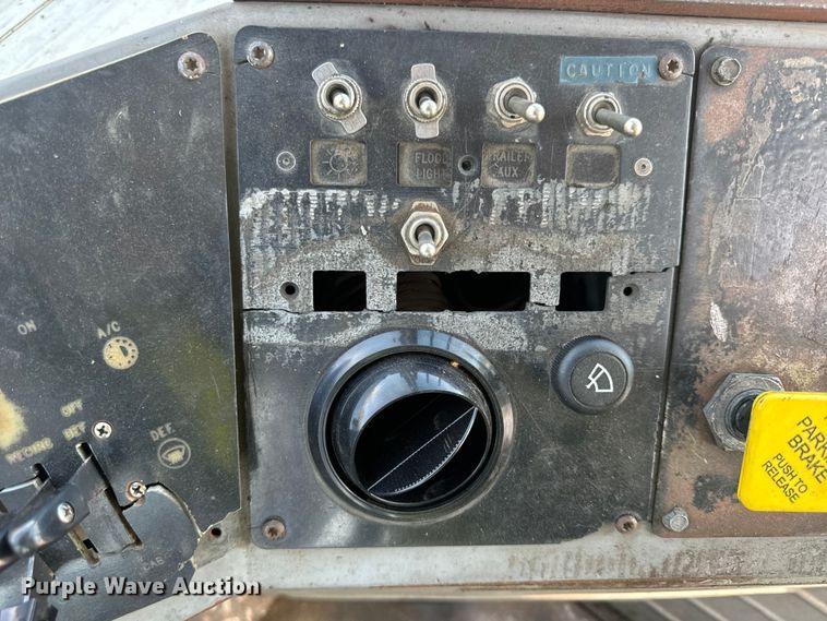 image for item YA2957 1996 Ottawa Commando 30 yard truck