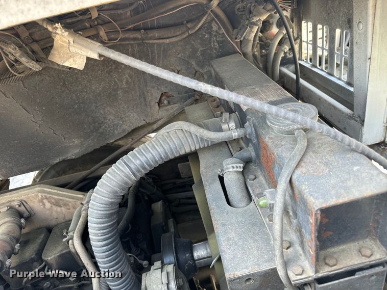 image for item YA2957 1996 Ottawa Commando 30 yard truck