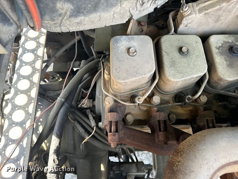 image for item YA2957 1996 Ottawa Commando 30 yard truck