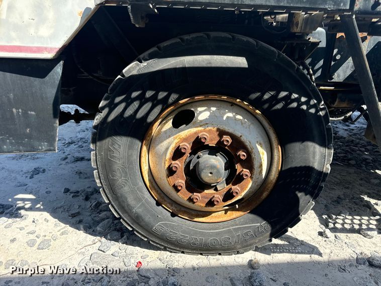 image for item YA2957 1996 Ottawa Commando 30 yard truck