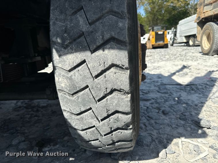 image for item YA2957 1996 Ottawa Commando 30 yard truck