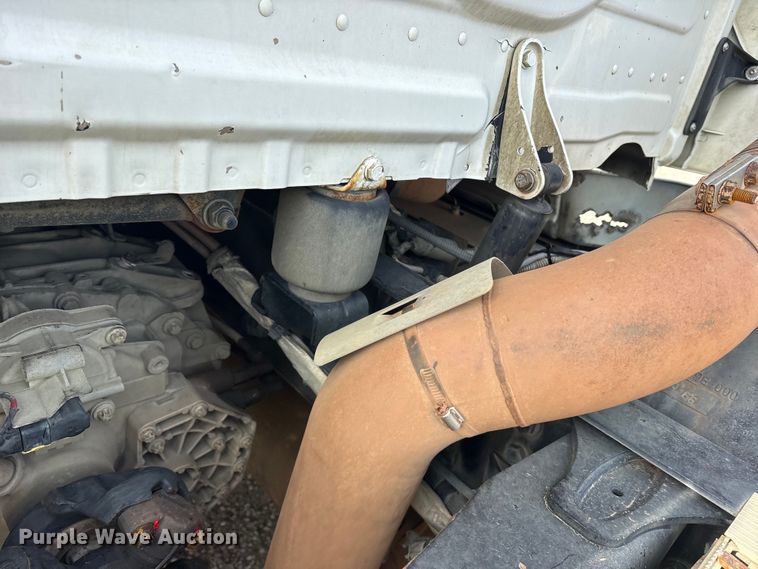 image for item YA3020 2015 Freightliner Cascadia semi truck