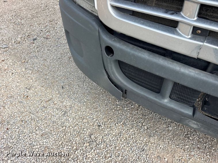 image for item YA3020 2015 Freightliner Cascadia semi truck