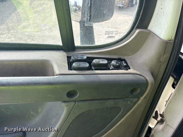 image for item YA3020 2015 Freightliner Cascadia semi truck