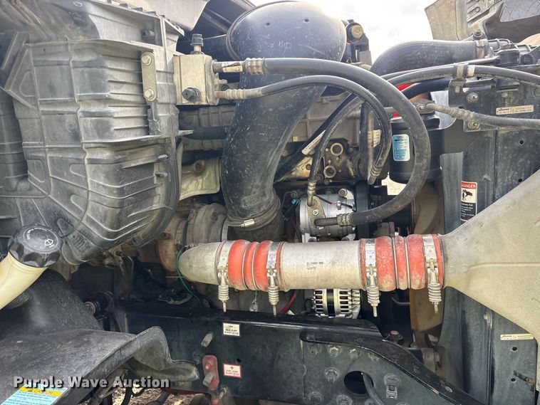 image for item YA3020 2015 Freightliner Cascadia semi truck