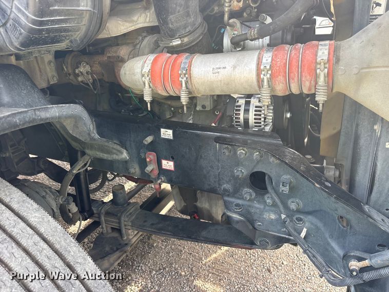 image for item YA3020 2015 Freightliner Cascadia semi truck