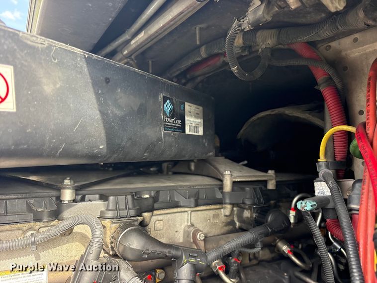 image for item YA3020 2015 Freightliner Cascadia semi truck