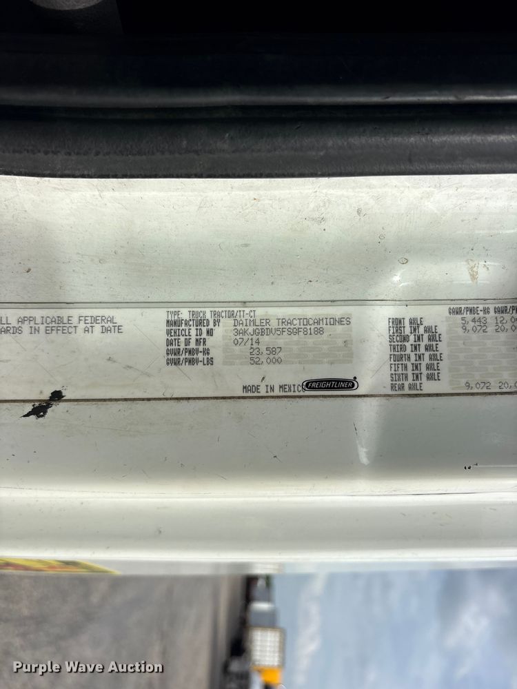 image for item YA3020 2015 Freightliner Cascadia semi truck